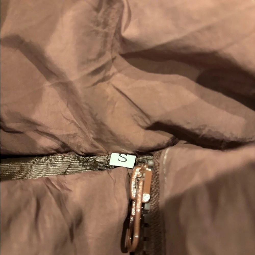 Chic Tan Puffer Vest with Hood - Picture 2 of 3